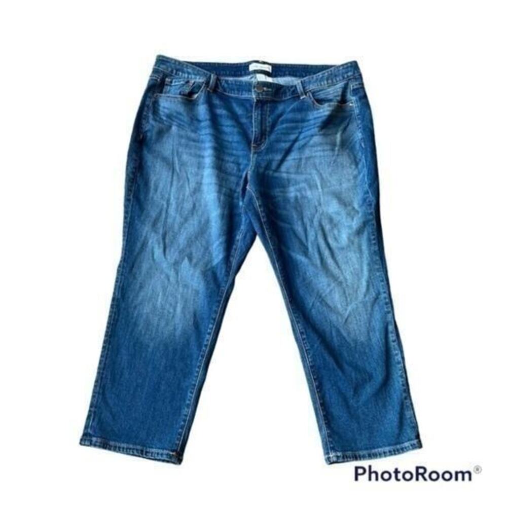 Cute mid-rise girlfriend crop Lane Bryant jeans